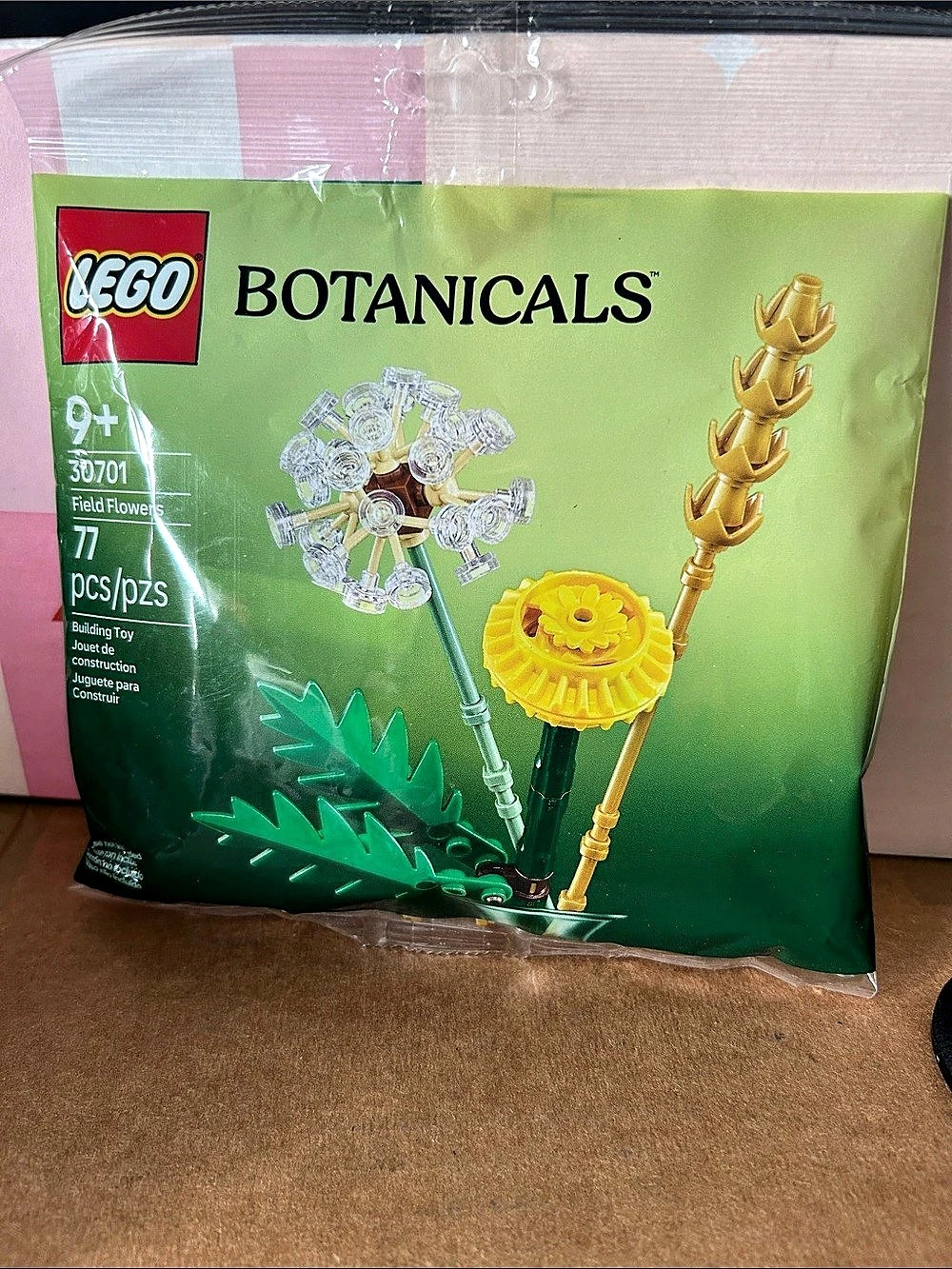 LEGO Field Flowers 30701 77-Piece Building Set